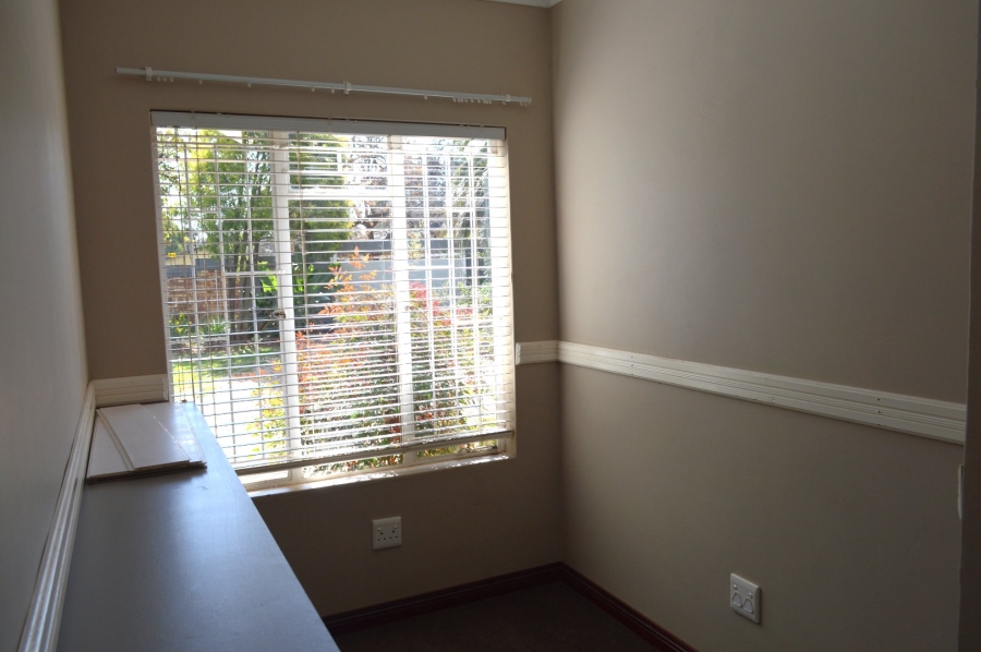 3 Bedroom Property for Sale in Flamwood North West
